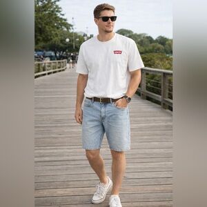 Levi’s Light Wash Denim Jean Shorts – Men’s Size 29